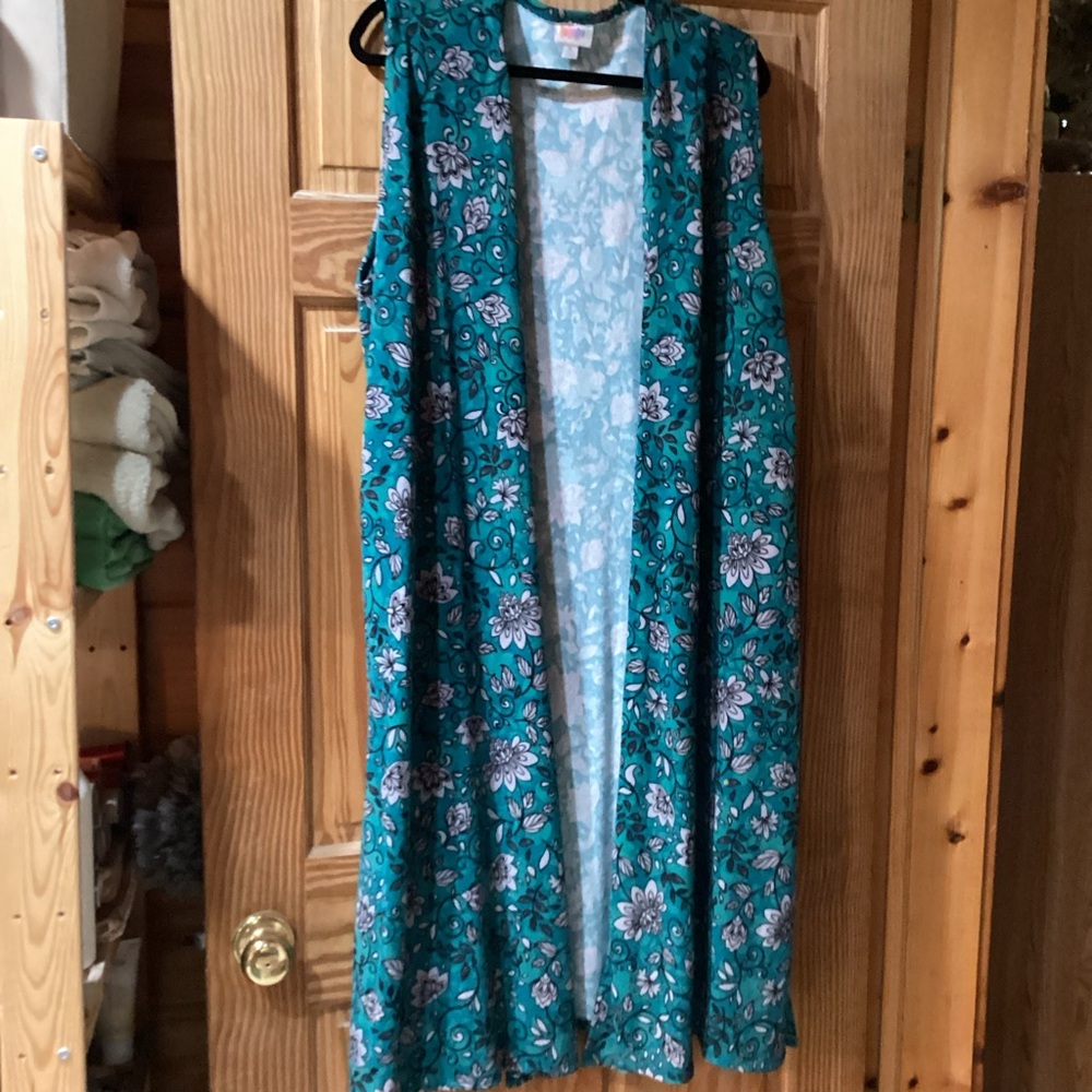 LuLaRoe Joy layering vest in floral print